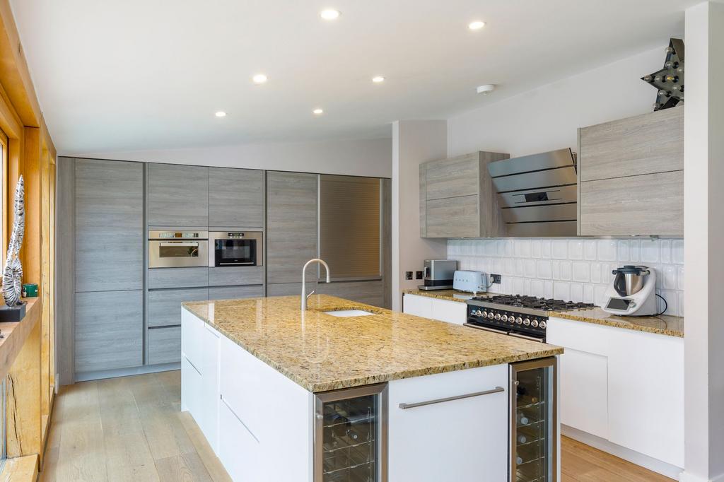 Kitchen/dining/reception room