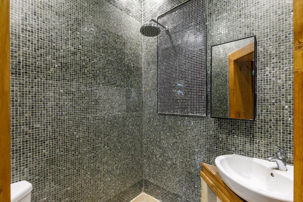 En-Suite 3