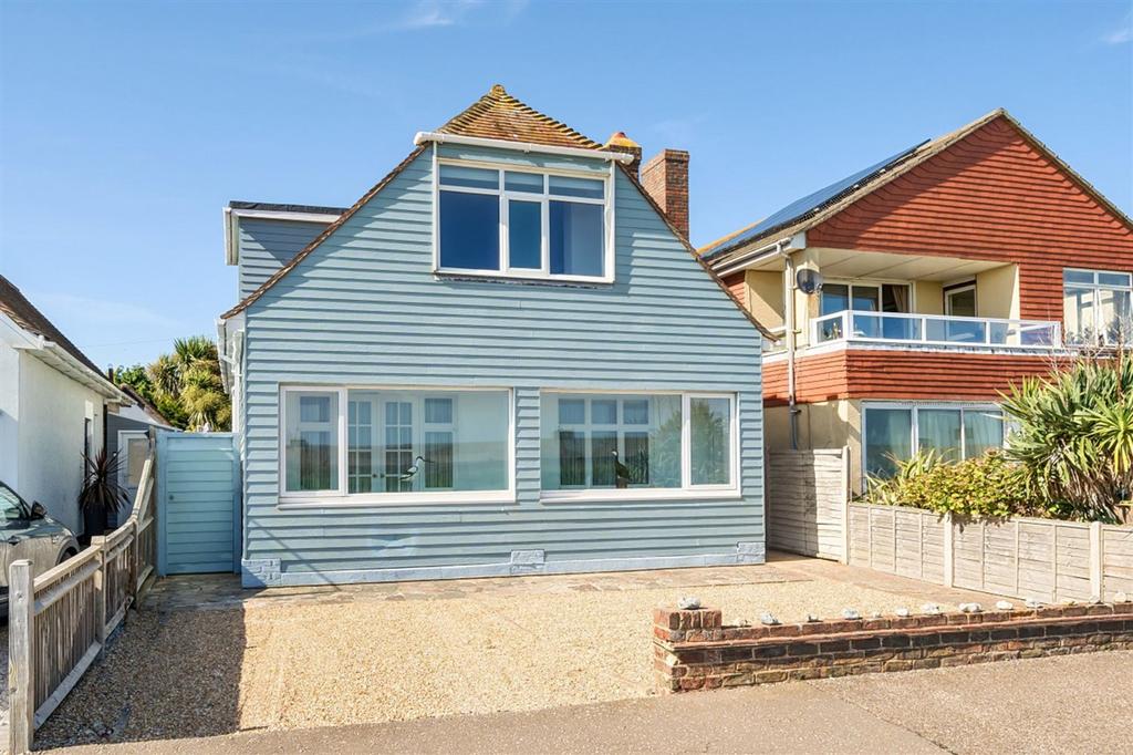 East Beach Road, Selsey, PO20 3 bed detached house for sale £535,000