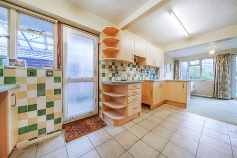 2 bedroom semi-detached bungalow for sale - Ettrick Close, Chichester, PO19