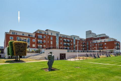 2 bedroom flat for sale - Gunwharf Quays, Portsmouth, PO1