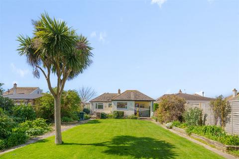 3 bedroom detached bungalow for sale - Orchard Avenue, Selsey, PO20