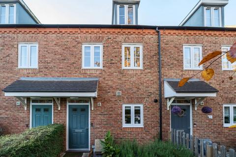13 Staples Close, Broadbridge Heath, Horsham, RH12 3UL