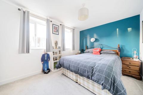 13 Staples Close, Broadbridge Heath, Horsham, RH12 3UL