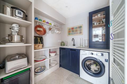 13 Chilcroft Road, Haslemere, GU27 1JJ