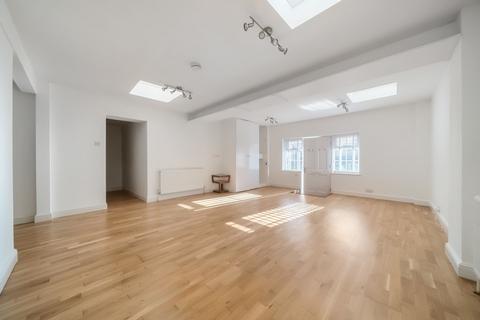 2 bedroom ground floor flat for sale, Liphook Road, Haslemere, GU27