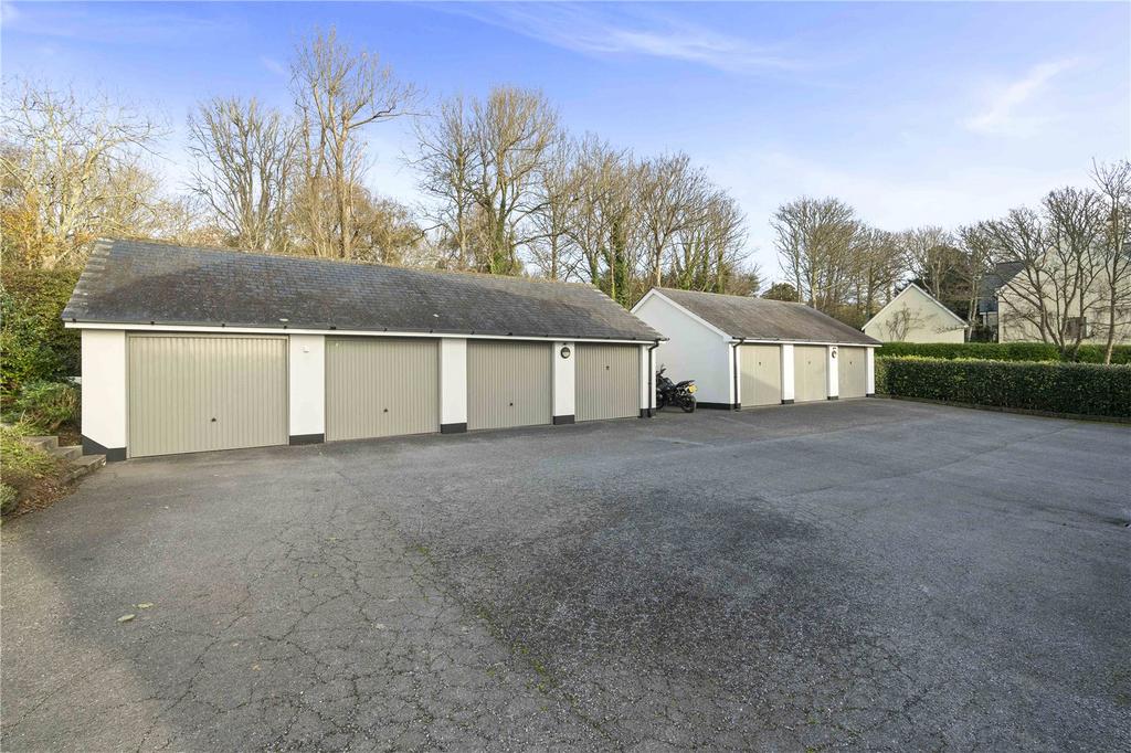 Garage Area