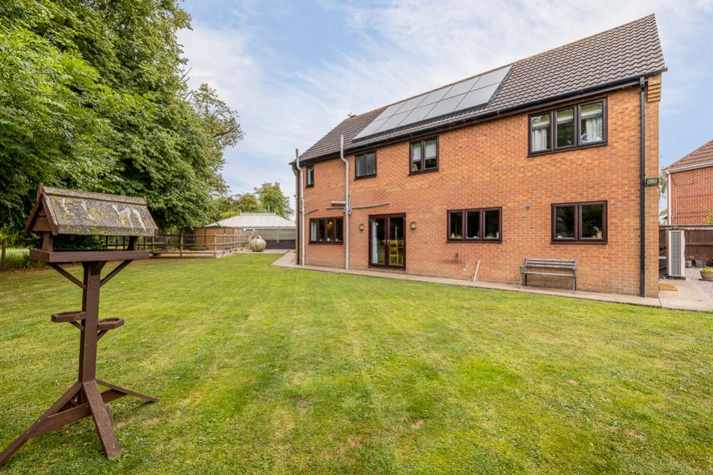 5 Lindsey Way (Gipsey Bridge)-6