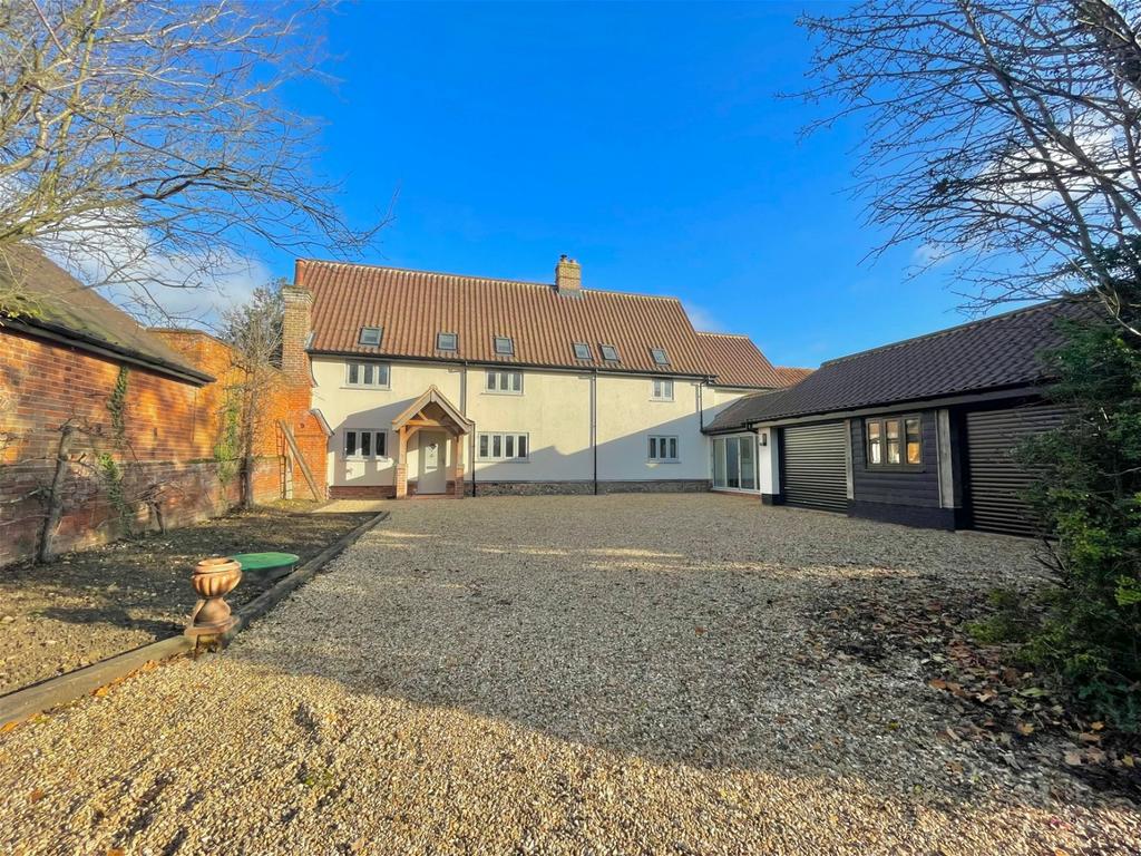 Spooner Row 4 bed link detached house for sale £740,000