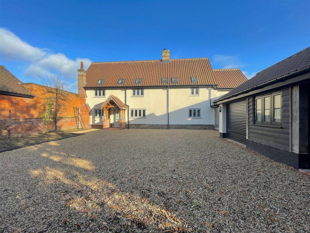 Spooner Row 4 bed link detached house for sale £740,000