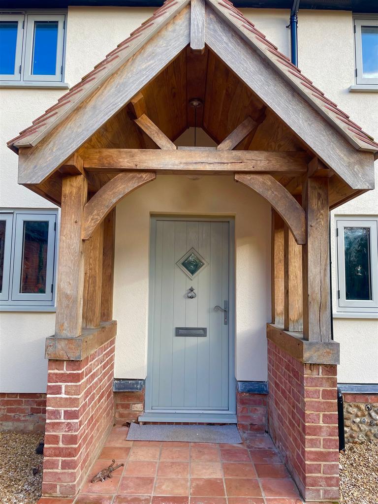Spooner Row 4 bed link detached house for sale £740,000