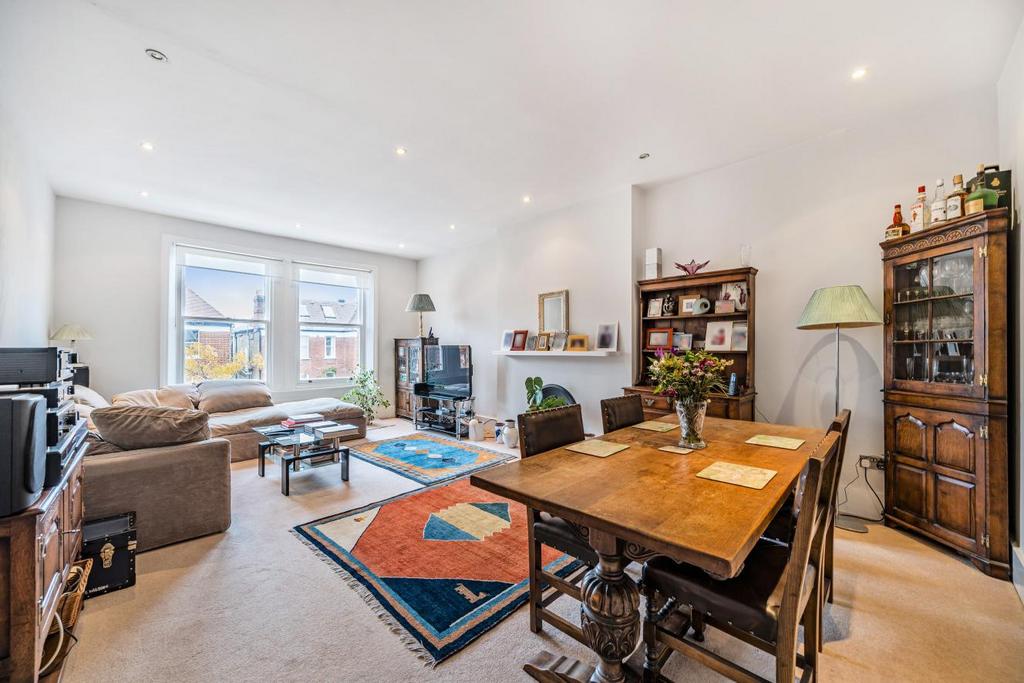 Canfield Gardens, South Hampstead 3 bed flat for sale £1,150,000