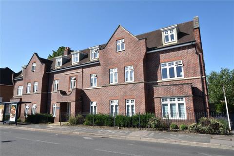 2 bedroom apartment to rent, High Road, Byfleet, KT14