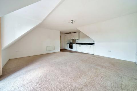 2 bedroom apartment to rent, High Road, Byfleet, KT14