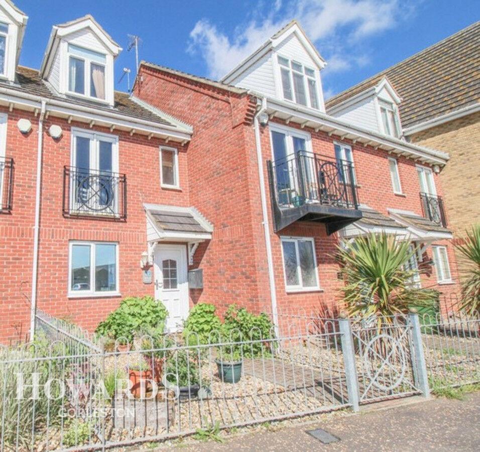 Riverside Road, GorlestononSea 3 bed townhouse for sale £290,000