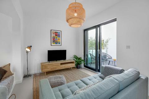 1, Park Apartments, 38b Inglemere Road, Mitcham, CR4 2BT