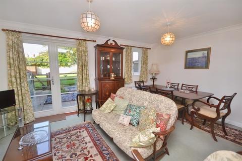 3 bedroom retirement property for sale - Amesbury