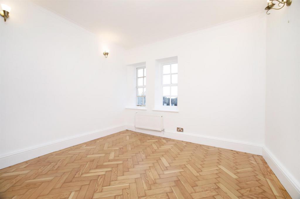 Heathcroft-hampstead-way-nw11