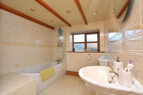 4 bedroom detached house for sale, Russell Hall Farmhouse, Sneatonthorpe