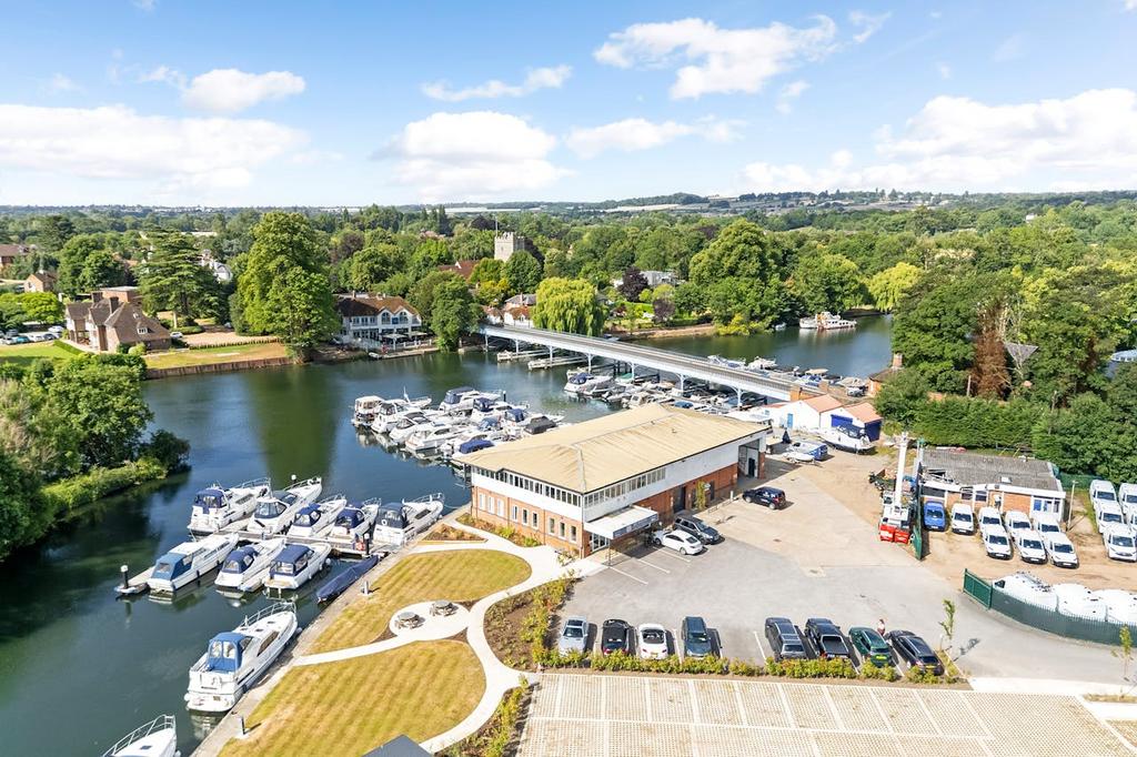 95149 D B Marine Cookham Bridge 3.jpg