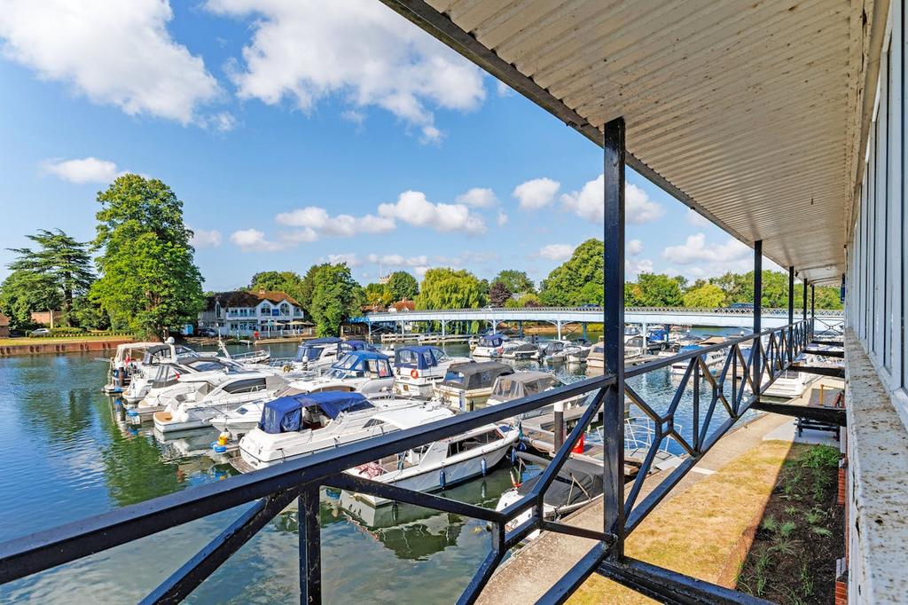 95149 D B Marine Cookham Bridge 36.jpg
