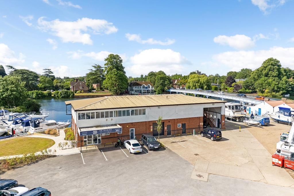 95149 D B Marine Cookham Bridge 6.jpg