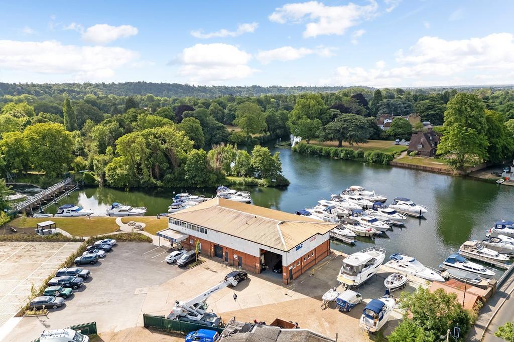 95149 D B Marine Cookham Bridge 7.jpg