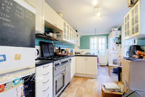 2 bedroom terraced house to rent - Arrow Road, E3