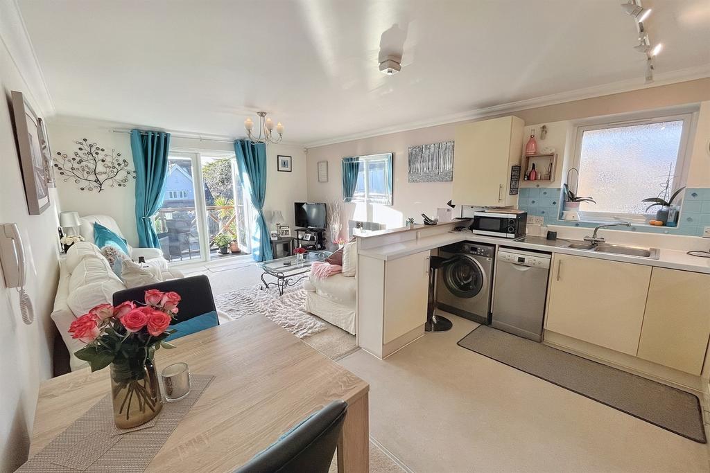 Lounge/Kitchen