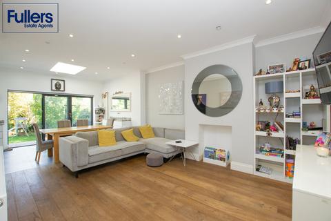 4 bedroom semi-detached house for sale, The Orchard, London N21