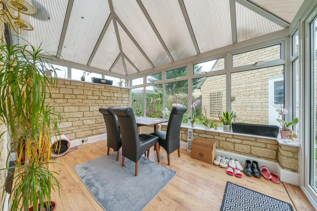 Bradwell Village, Burford, Oxfordshire, OX18 2 bed end of terrace house