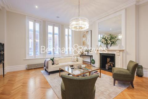 3 bedroom apartment to rent, Henrietta Street, Covent Garden WC2E