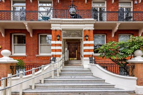 3 bedroom flat to rent, Bramham Gardens, South Kensington, London, SW5