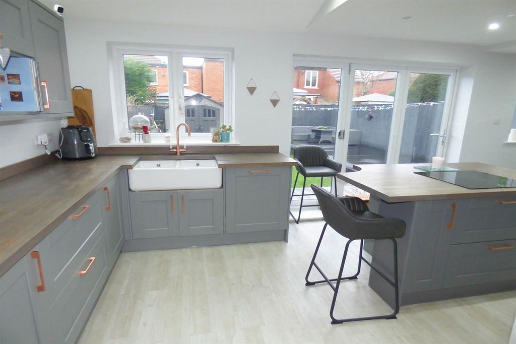 Chester Gardens, South Shields 3 bed semidetached house £1,300 pcm