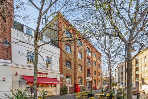 2 bedroom flat for sale - Ship House, Battersea Square, London, SW11