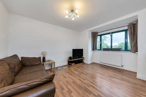 2 bedroom apartment for sale - Woodhead Drive, Cambridge CB4