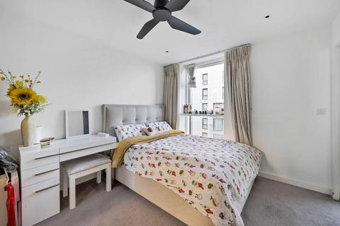 3 bedroom flat for sale, Nature View Apartments, Manor House, London, N4