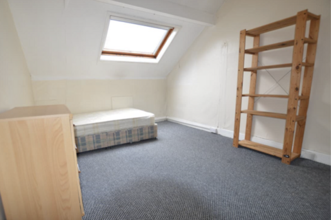 9 bedroom house to rent, Cardigan Road, Leeds LS6