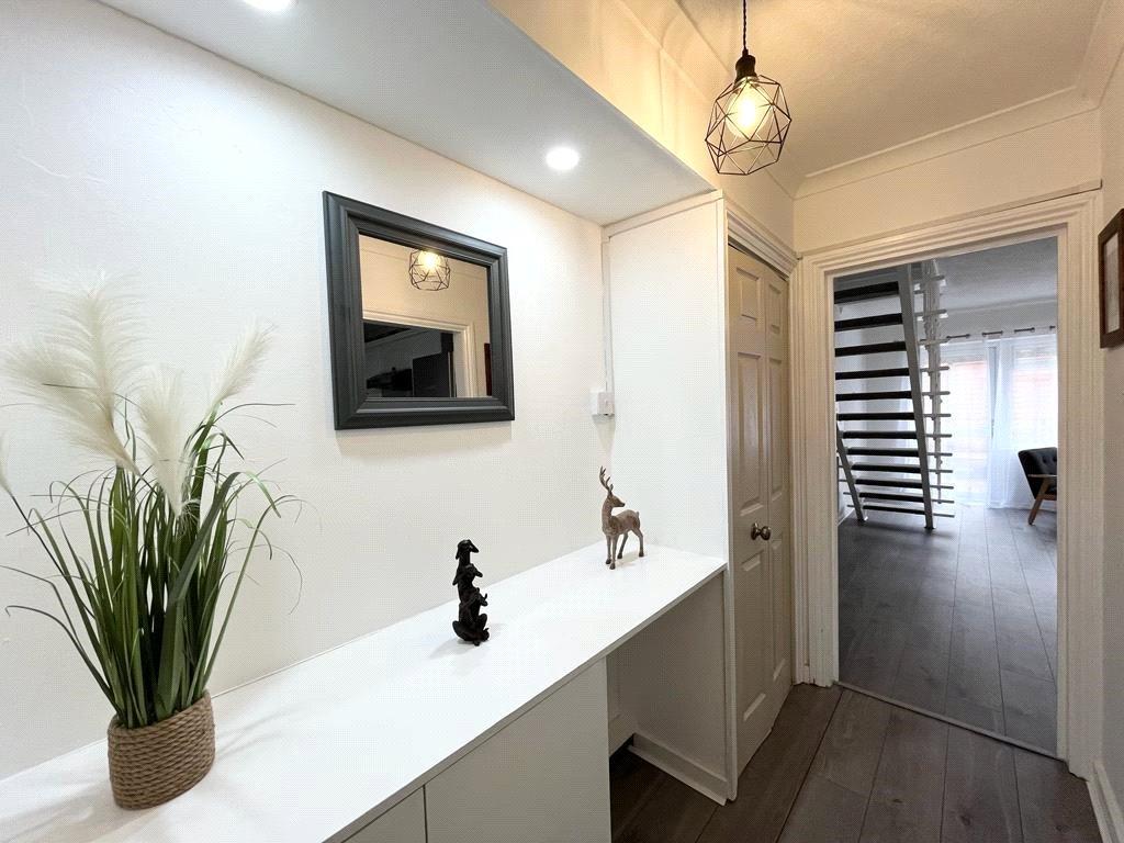 Eldred Road, Barking, IG11 2 bed end of terrace house for sale £350,000