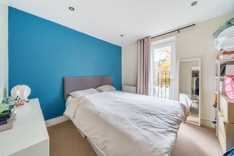 2 bedroom flat for sale - Ravenscroft Road, Beckenham