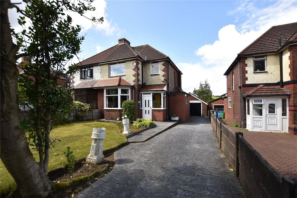 Oldham Road, Thornham, Rochdale, OL11 3 bed semidetached house for