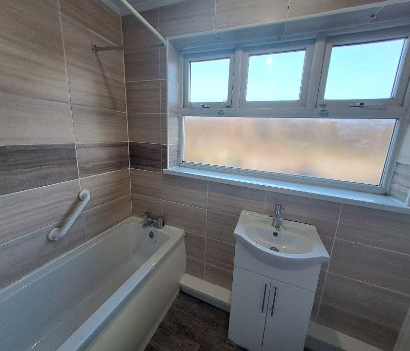 West View Road, Hartlepool TS24 2 bed terraced house £550 pcm (£127 pw)