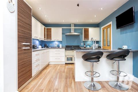 20 Rose Glen, Romford, RM7 0SP