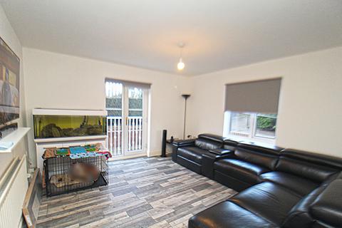 3 bedroom flat for sale, Greentree Court, Benwell Village, Newcastle upon Tyne, Tyne and Wear, NE15 6NW