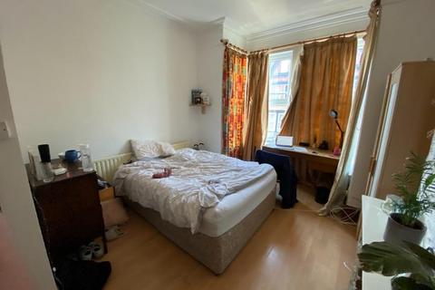 7 bedroom house to rent - Manor Drive, Leeds LS6