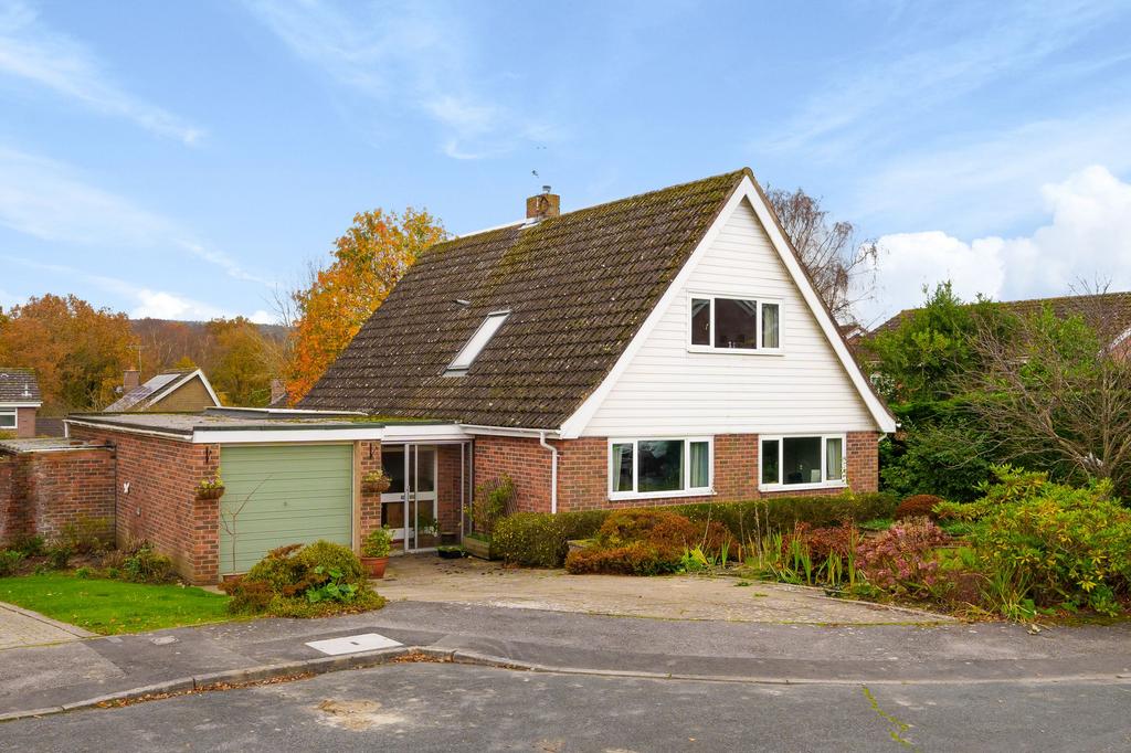 Melton Close, Storrington, RH20 4 bed detached house £600,000