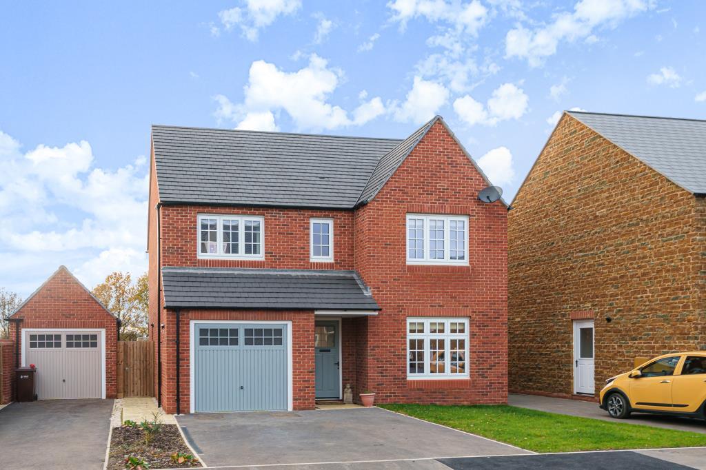 Banbury, Oxfordshire, OX16 3 bed detached house for sale £500,000