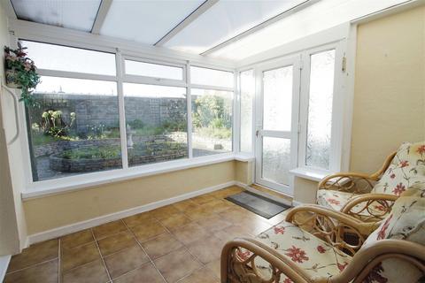 8 Burns Drive, Rhyl, LL18 3BL