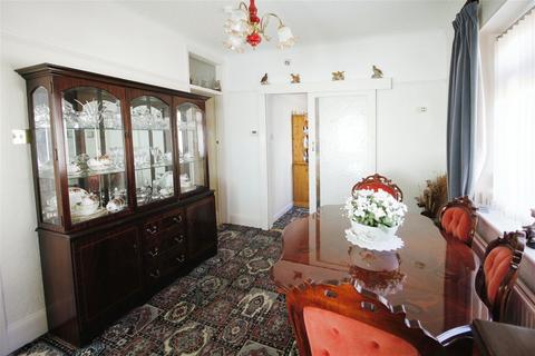 8 Burns Drive, Rhyl, LL18 3BL