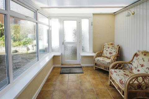 8 Burns Drive, Rhyl, LL18 3BL